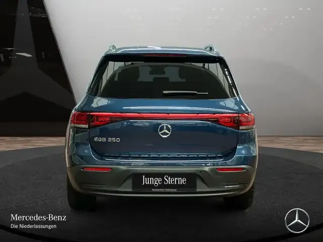 Mercedes-Benz EQB 250