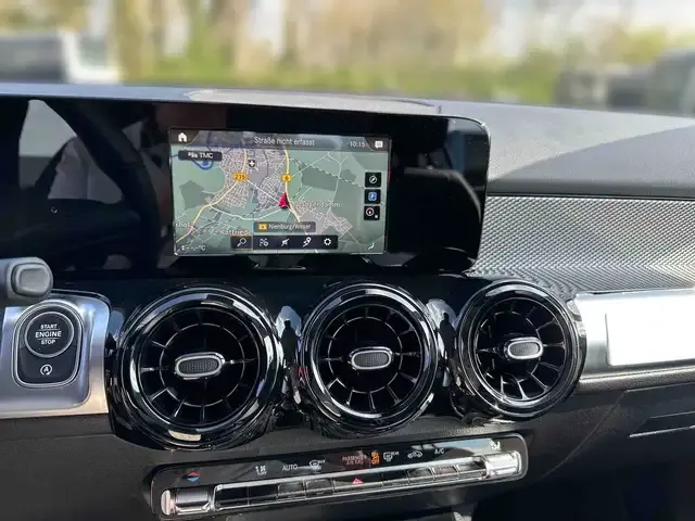 Mercedes-Benz GLB 200