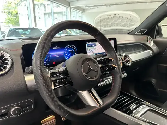 Mercedes-Benz EQB 300