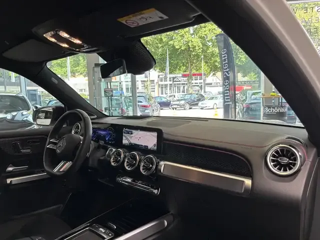 Mercedes-Benz EQB 300