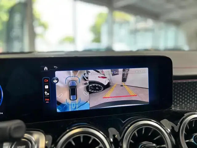 Mercedes-Benz EQB 300