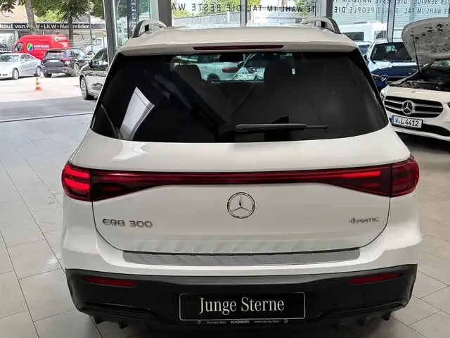 Mercedes-Benz EQB 300
