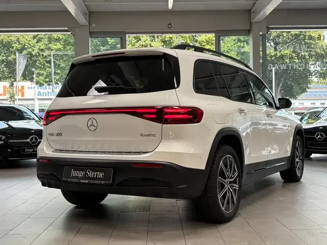 Mercedes-Benz EQB 300