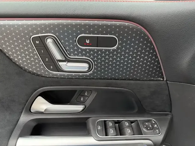 Mercedes-Benz GLB 220