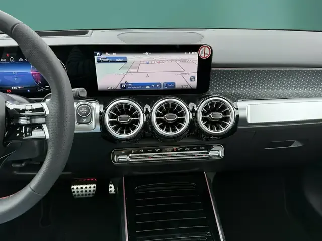 Mercedes-Benz GLB 220