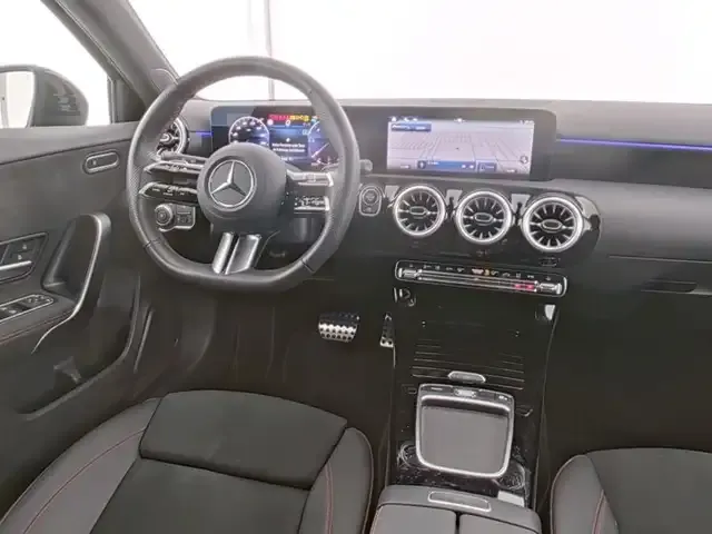 Mercedes-Benz A 220
