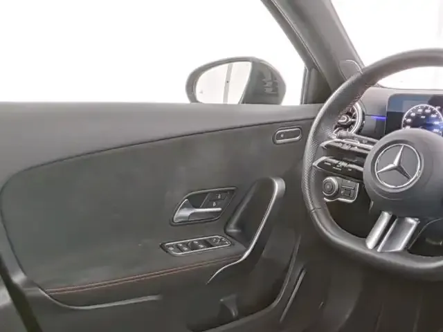 Mercedes-Benz A 220