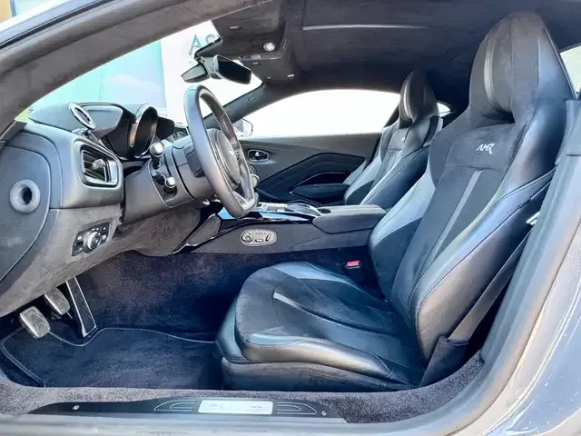Aston Martin V8