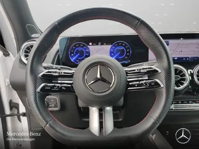 Mercedes-Benz EQB 300