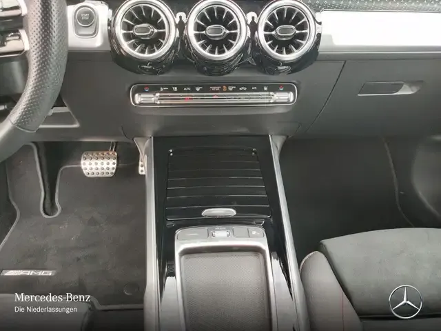 Mercedes-Benz EQB 300