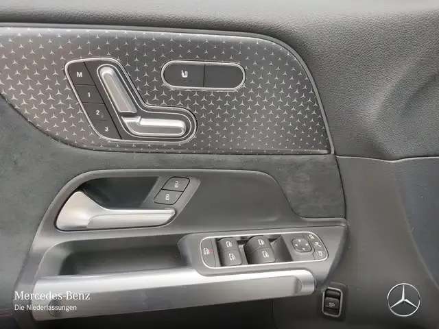 Mercedes-Benz EQB 300