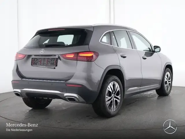 Mercedes-Benz GLA 180