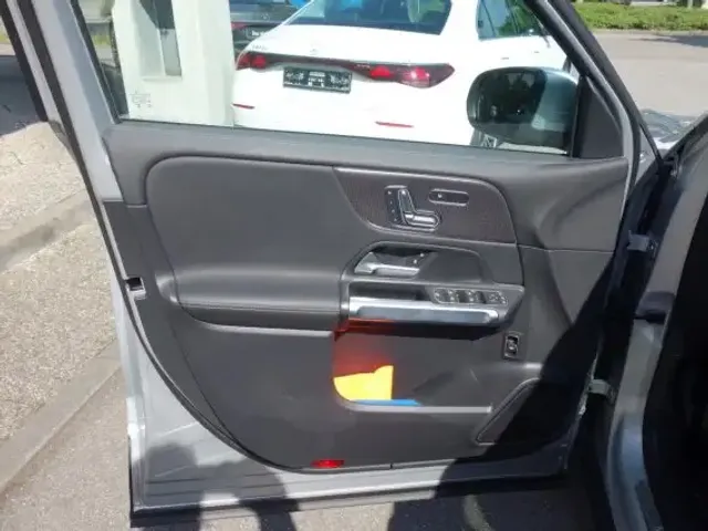 Mercedes-Benz EQB 250