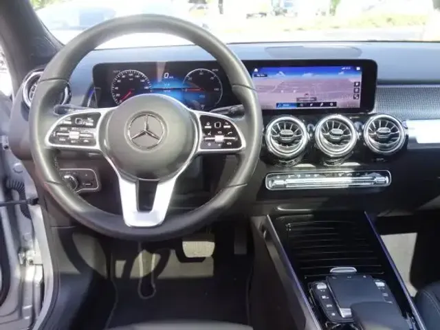 Mercedes-Benz EQB 250
