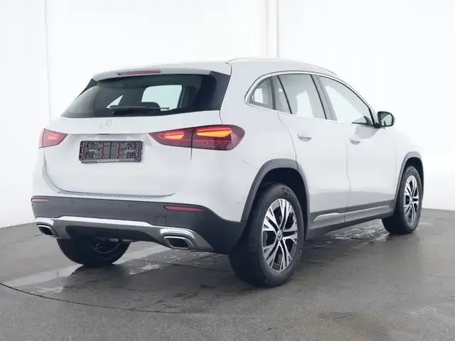 Mercedes-Benz GLA 220