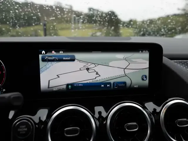 Mercedes-Benz GLA 220