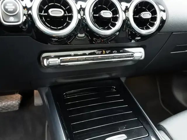 Mercedes-Benz GLA 220
