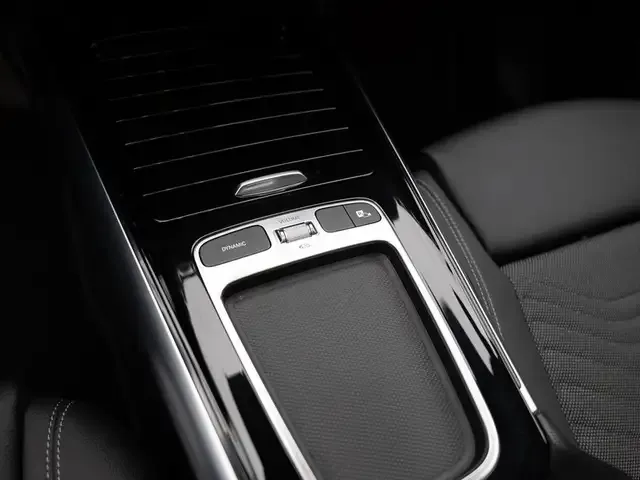 Mercedes-Benz GLA 220