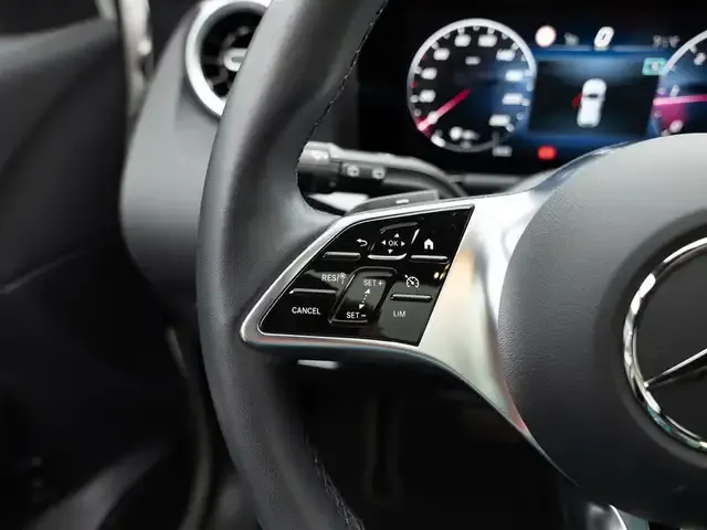 Mercedes-Benz GLA 220