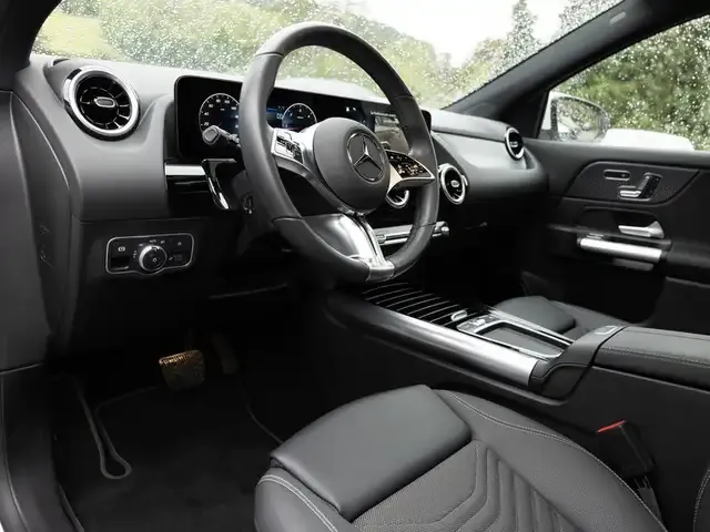 Mercedes-Benz GLA 220
