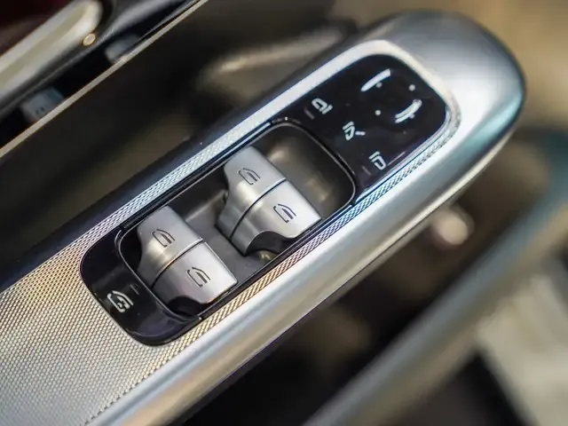 Mercedes-Benz EQE 500