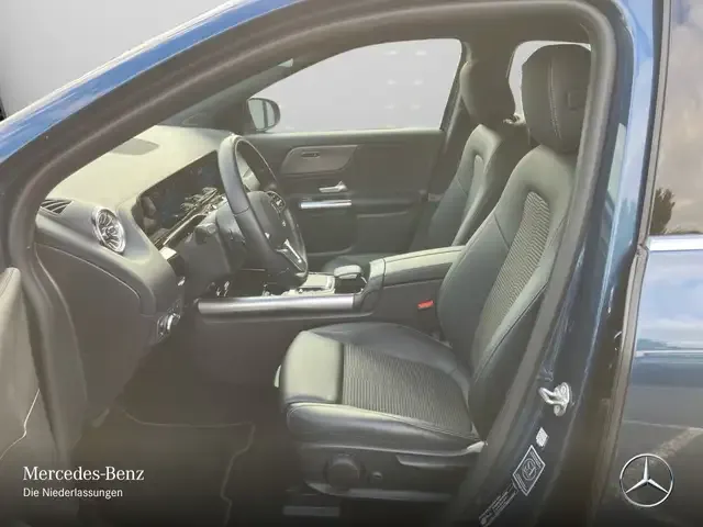 Mercedes-Benz EQA 300