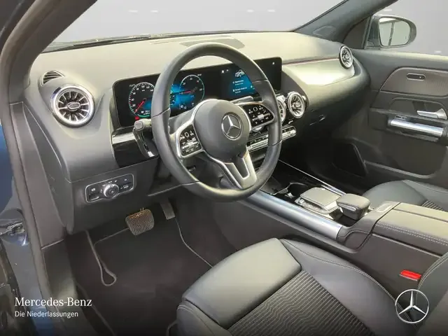 Mercedes-Benz EQA 300