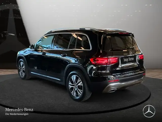 Mercedes-Benz GLB 220