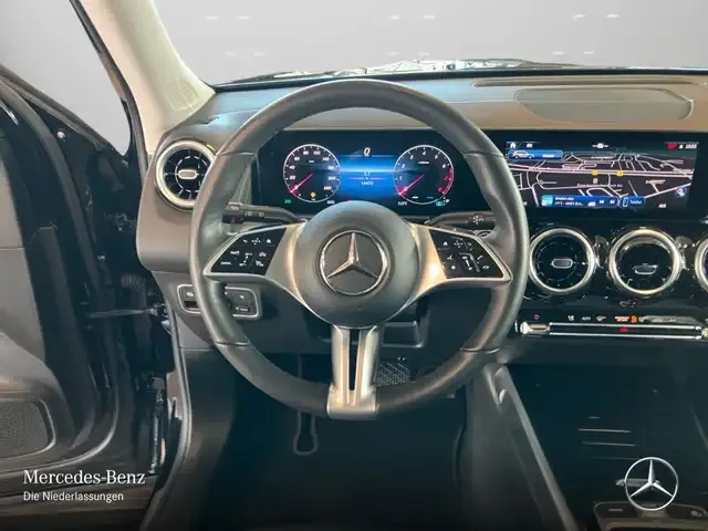 Mercedes-Benz GLB 220