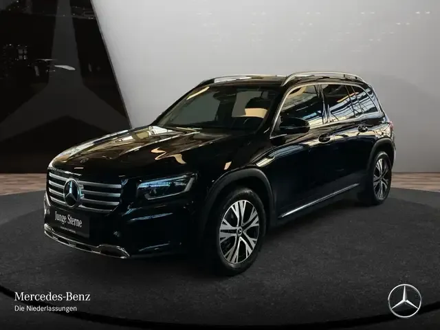 Mercedes-Benz GLB 220