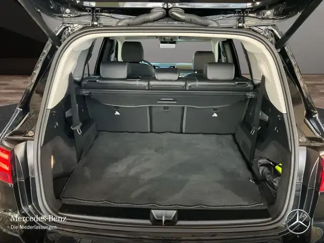 Mercedes-Benz GLB 220