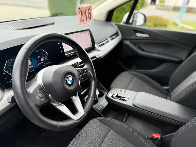 BMW 218