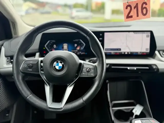 BMW 218
