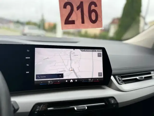 BMW 218