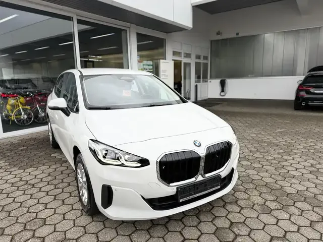 BMW 218