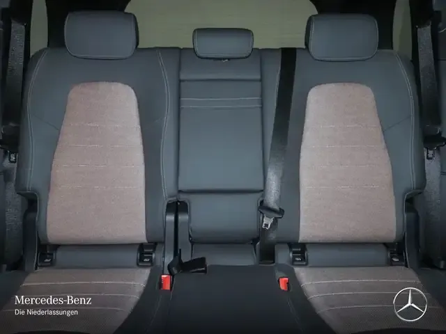 Mercedes-Benz EQB 300