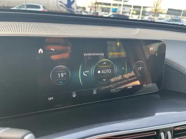 Mercedes-Benz EQC 400