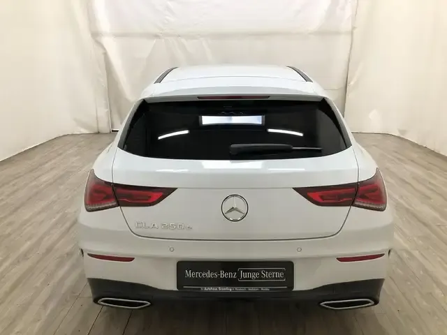 Mercedes-Benz CLA 250