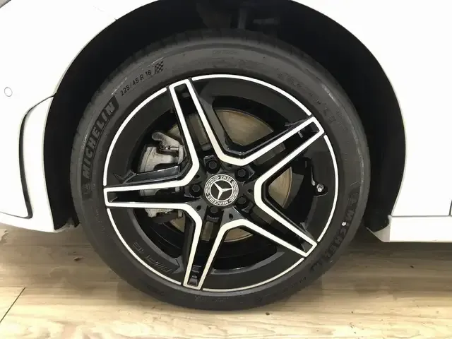 Mercedes-Benz CLA 250