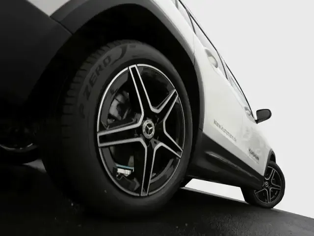 Mercedes-Benz GLB 250