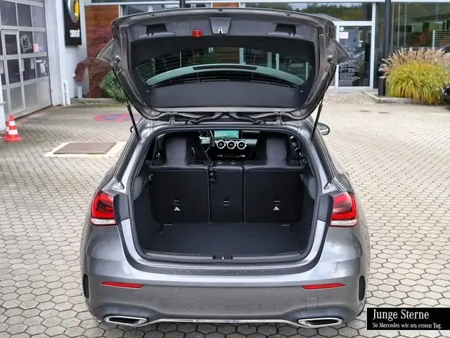 Mercedes-Benz A 220