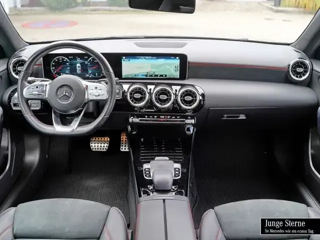 Mercedes-Benz A 220