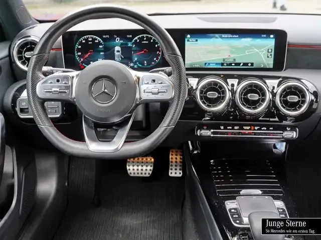 Mercedes-Benz A 220