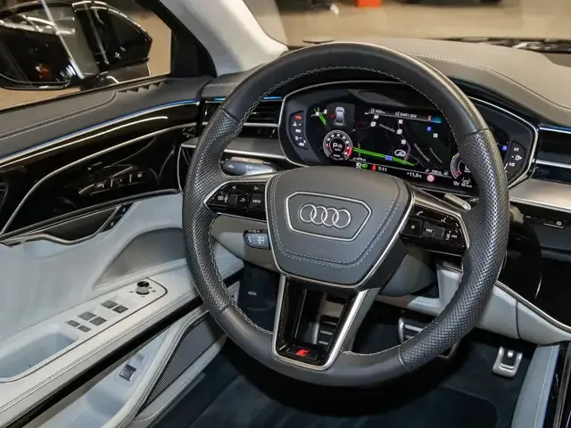Audi S8