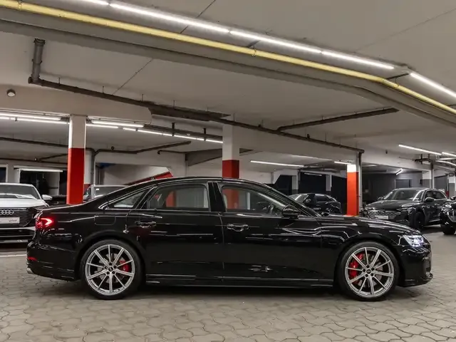 Audi S8