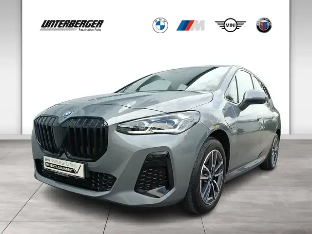 BMW 225