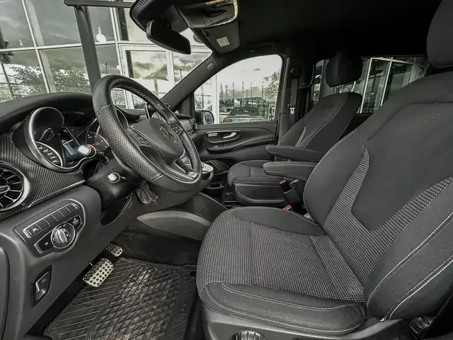 Mercedes-Benz V 220