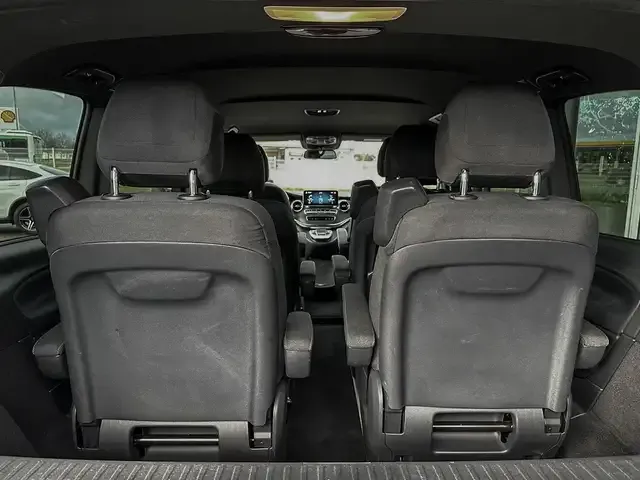 Mercedes-Benz V 220