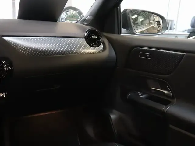 Mercedes-Benz GLA 180