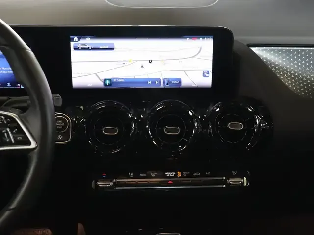 Mercedes-Benz GLA 180